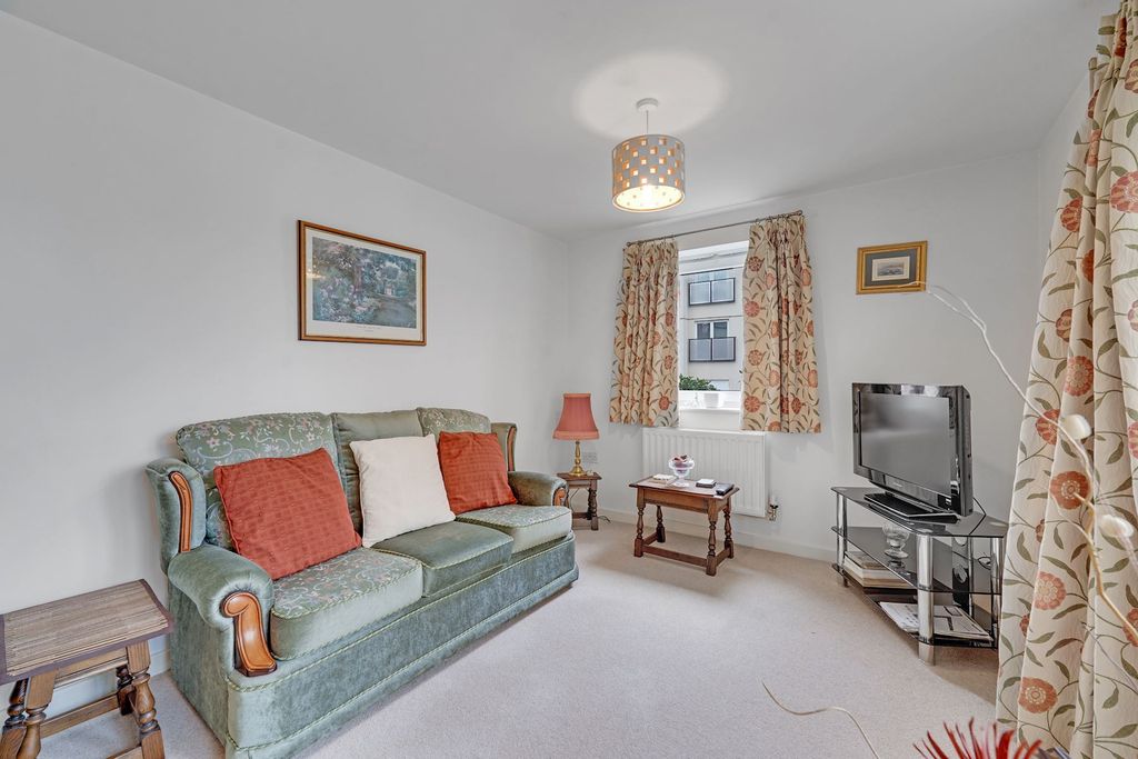 Property photo 3 of 13