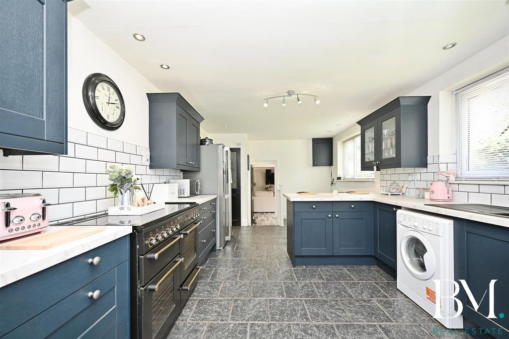 Property photo 3 of 29 Kitchen/Diner