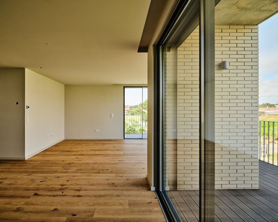Property photo 1 of 21 Luxury 3-Bed Apartment Gaia | 300m From Brito Beach