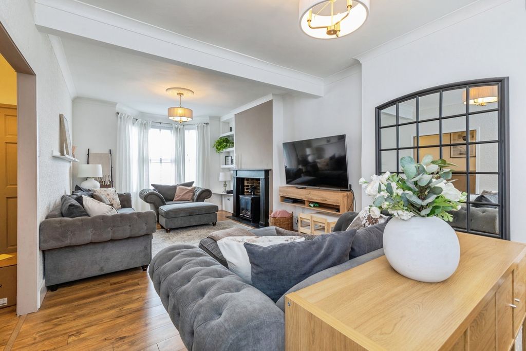 Property photo 3 of 24 Pbox-Img.Jpg