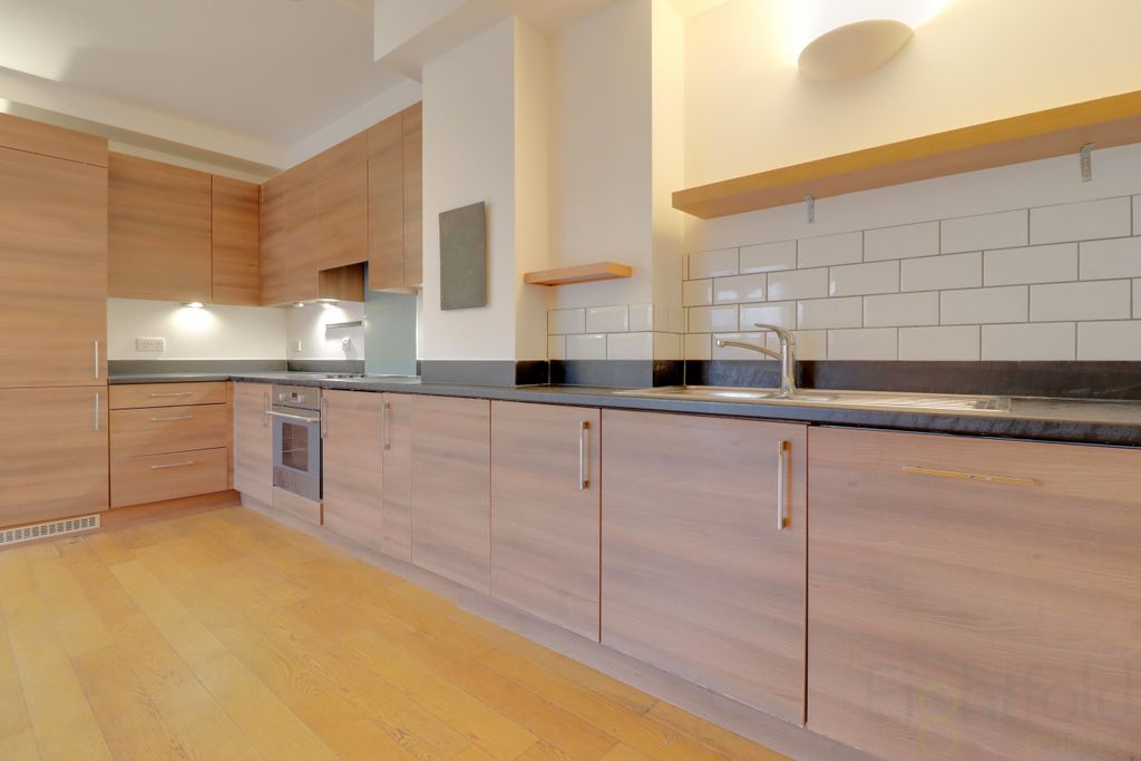 Property photo 3 of 13 Kitchen