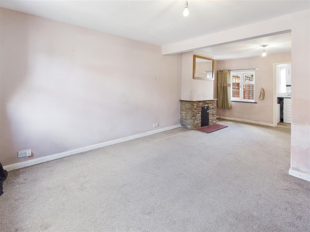 Property photo 2 of 18 Cam02935G0-Pr0133-Still010.Jpg