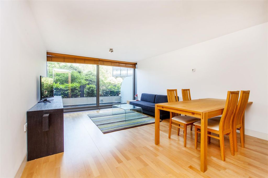 Property photo 3 of 11 P3.Jpg