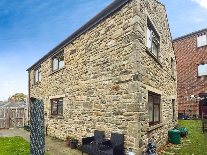 Property photo 1 of 7 Photo 8