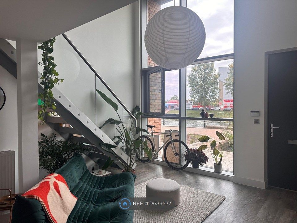 Property photo 3 of 12