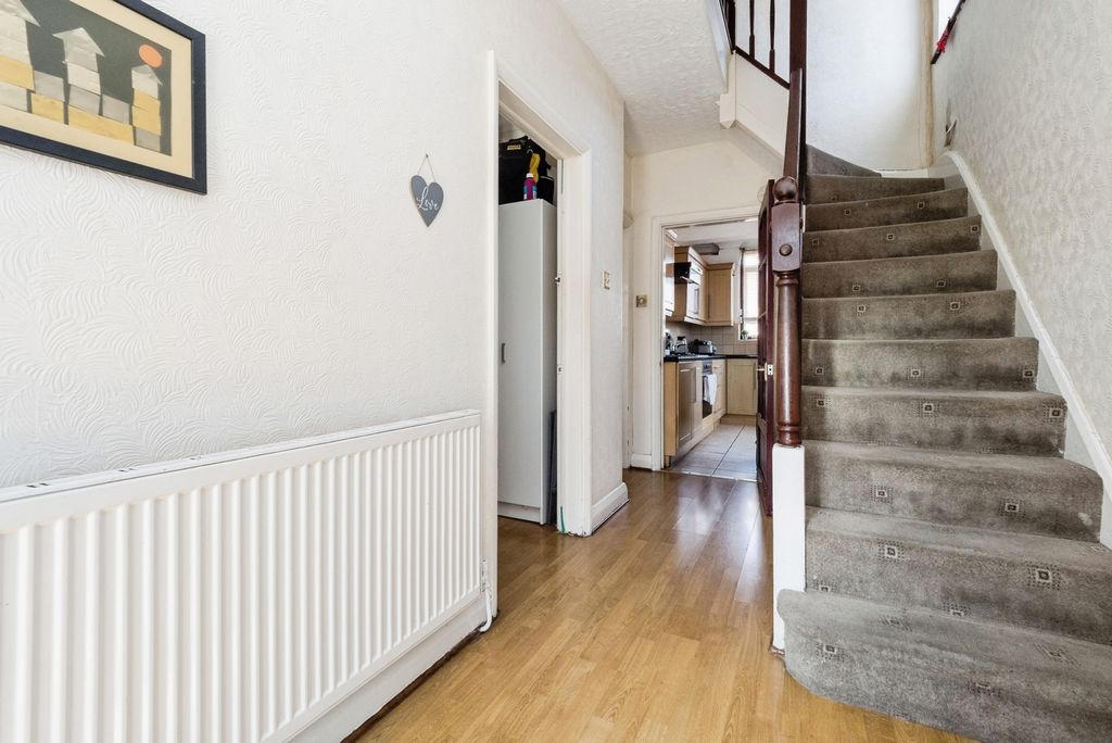 Property photo 2 of 17 Photo