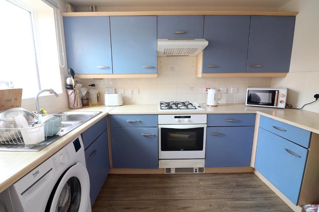 Property photo 3 of 12