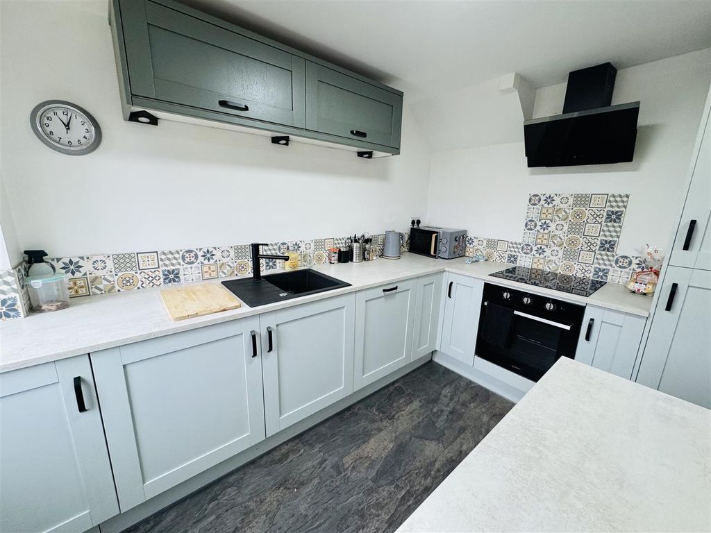 Property photo 2 of 13 Kitchen Diner