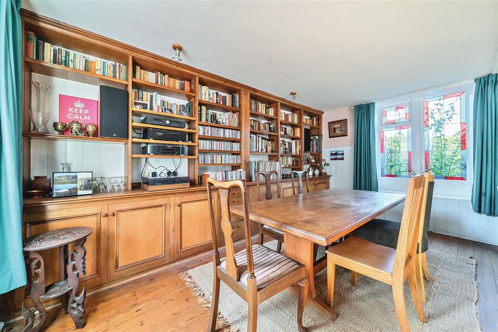 Property photo 2 of 22 Dining Area