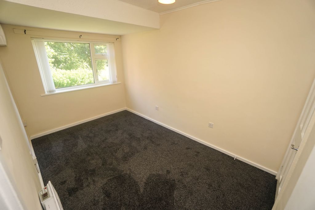 Property photo 3 of 9 Photo 1
