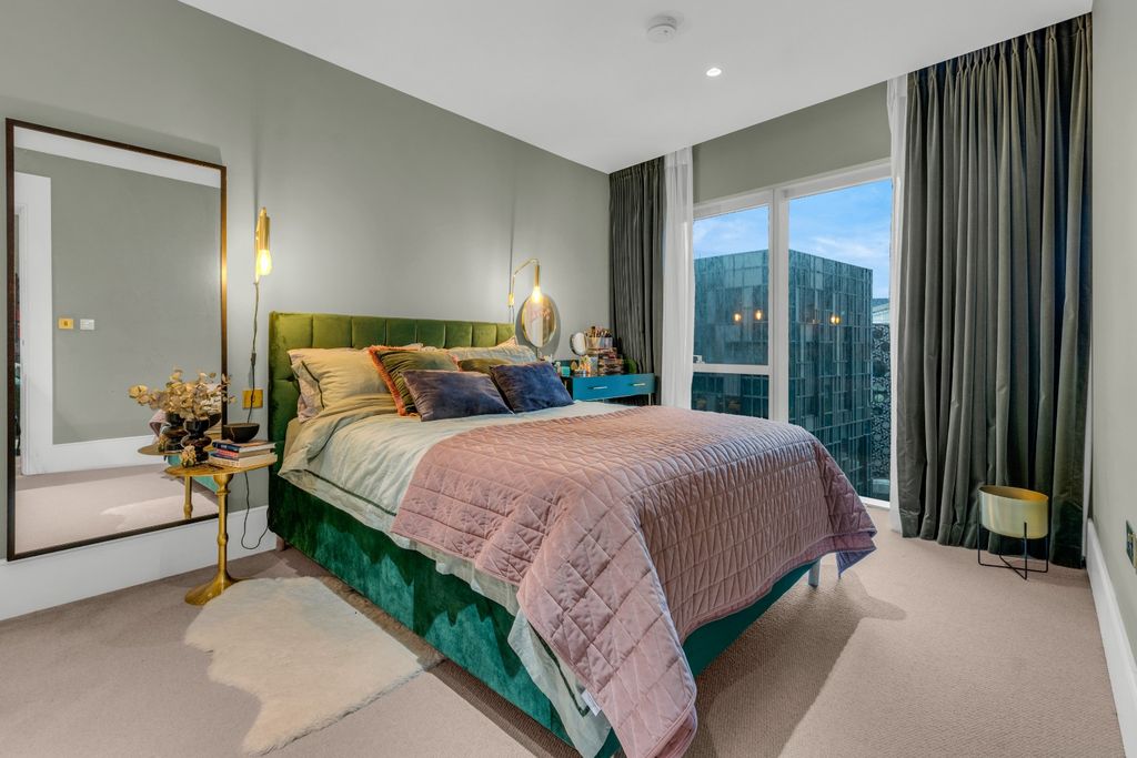 Property photo 1 of 25