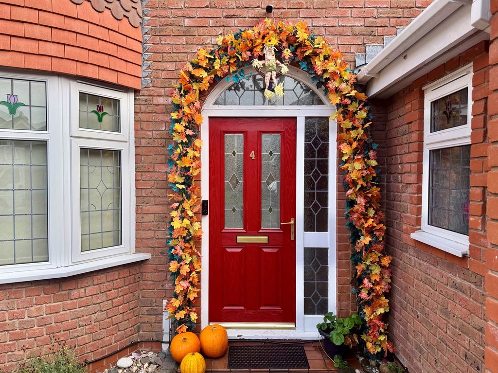 Property photo 2 of 20