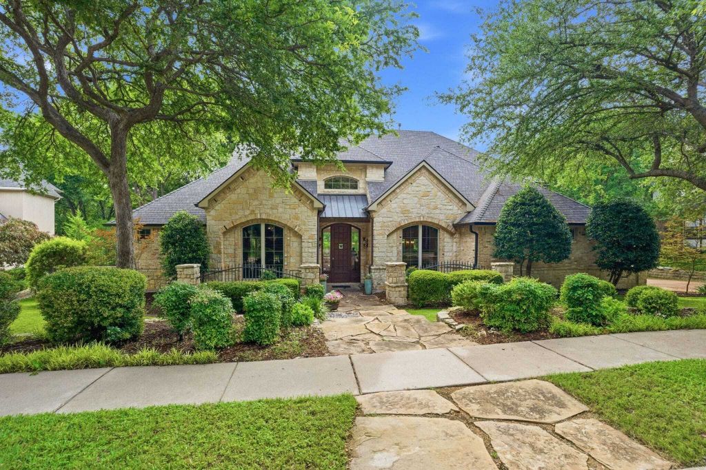 Property photo 1 of 30