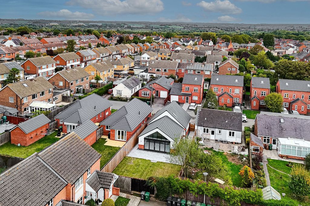 Property photo 3 of 36