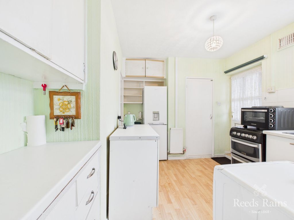Property photo 3 of 22 Kitchen