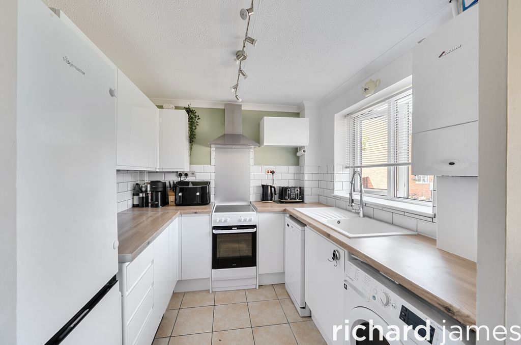 Property photo 2 of 14 Ecd1Cb5Af4814A228cc07d994Cb3F084