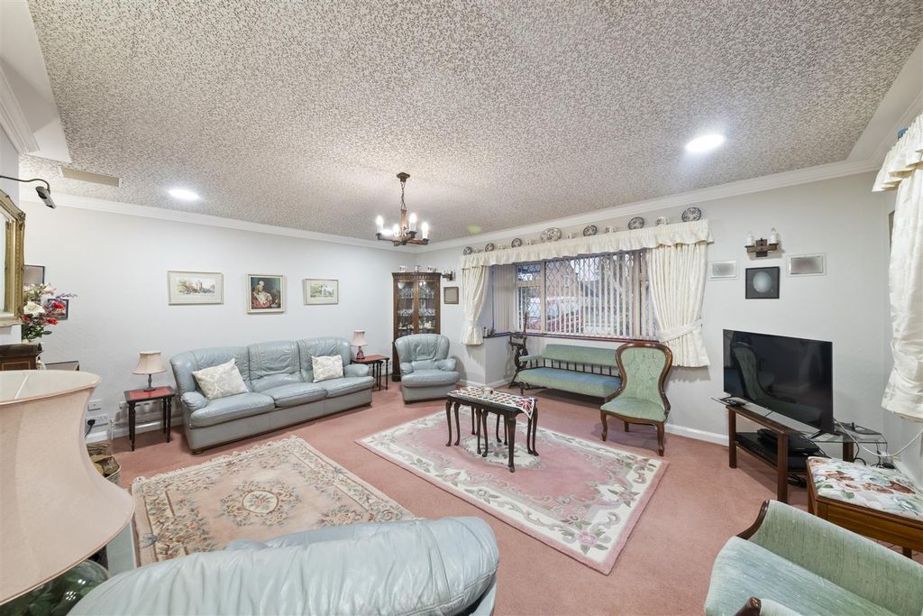 Property photo 3 of 27