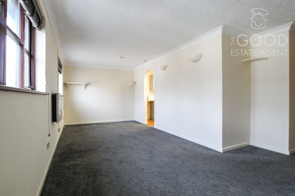 Property photo 3 of 11