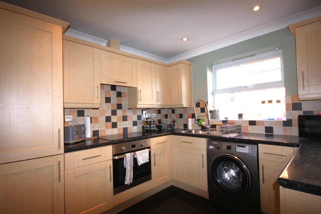 Property photo 2 of 17 Image