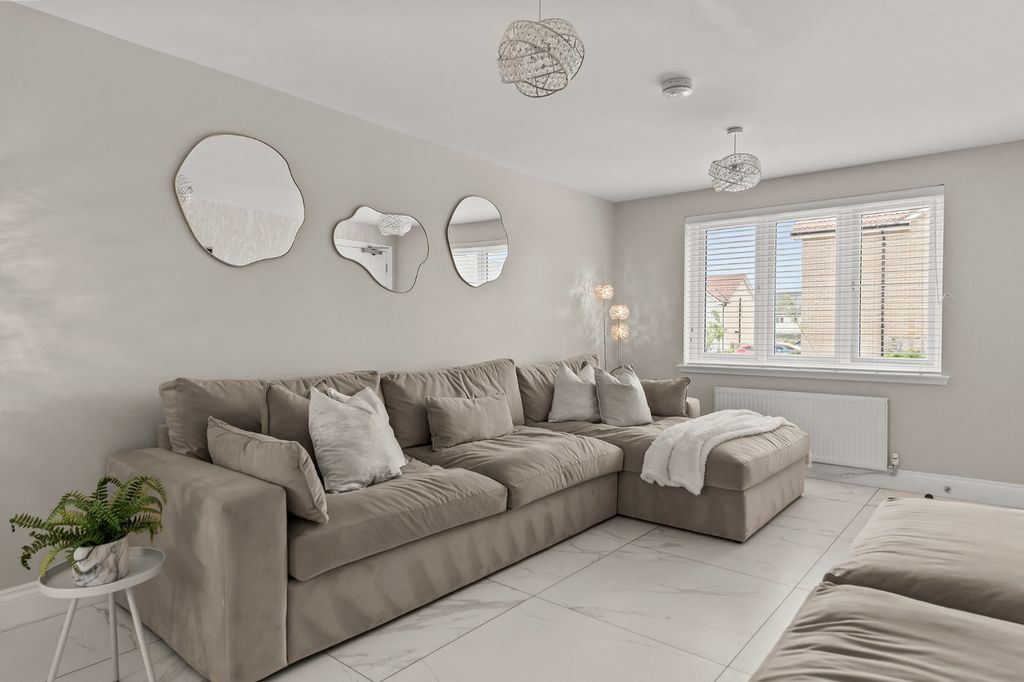 Property photo 3 of 45 5179509
