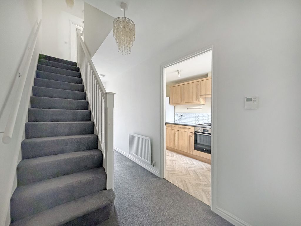 Property photo 2 of 25