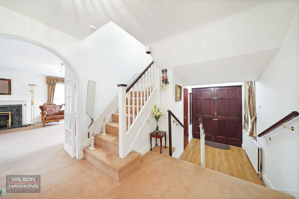 Property photo 3 of 18
