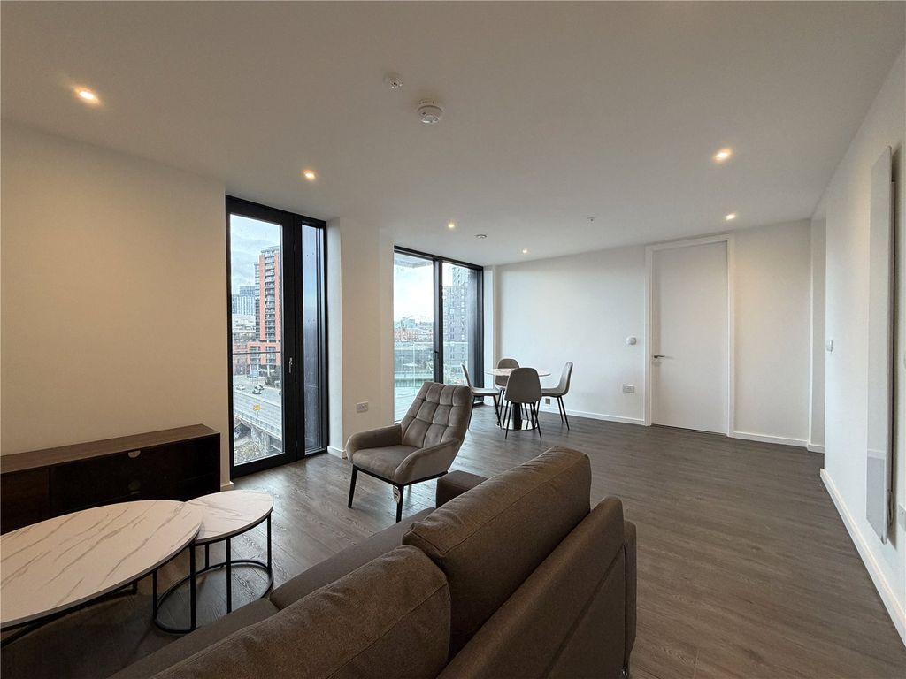 Property photo 3 of 21 Picture No. 14