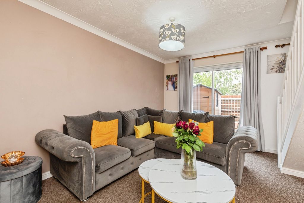 Property photo 2 of 12