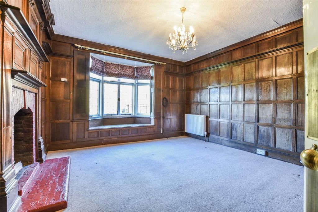 Property photo 2 of 19
