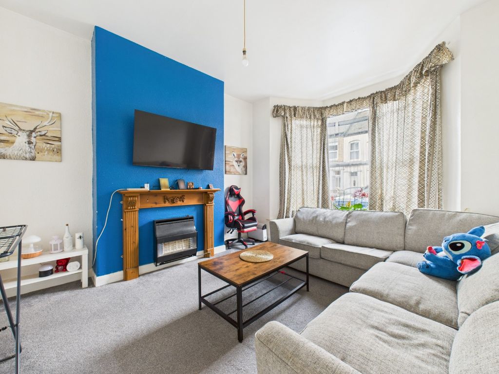 Property photo 2 of 16 4573893