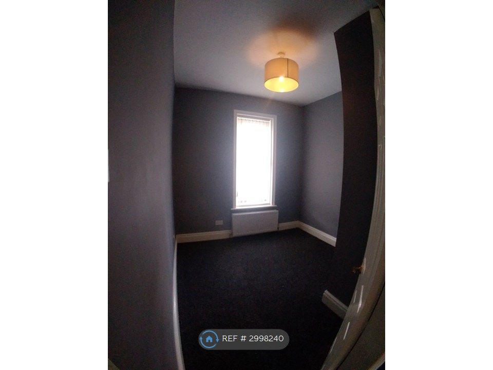 Property photo 3 of 7 Bedroom 2