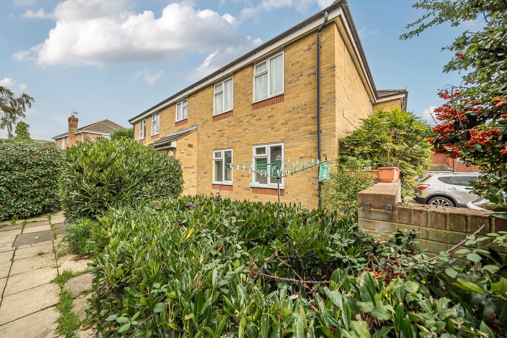 Property photo 1 of 12 External