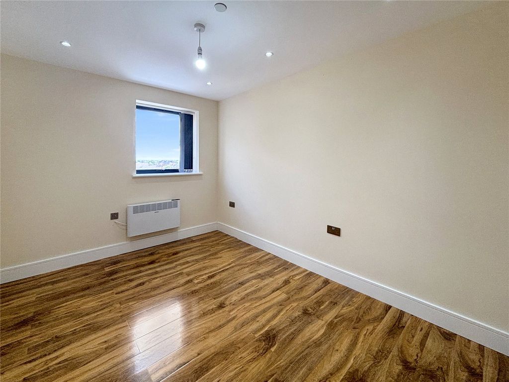 Property photo 2 of 7 Picture No. 01