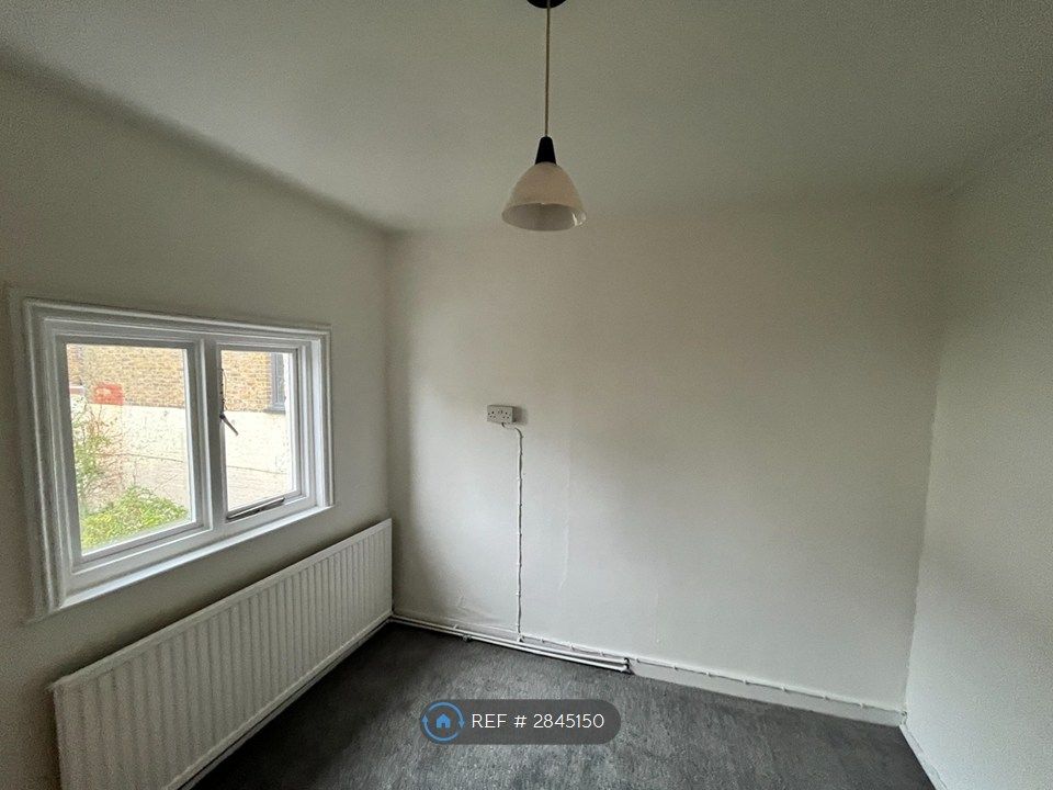 Property photo 3 of 27 Bedroom Three