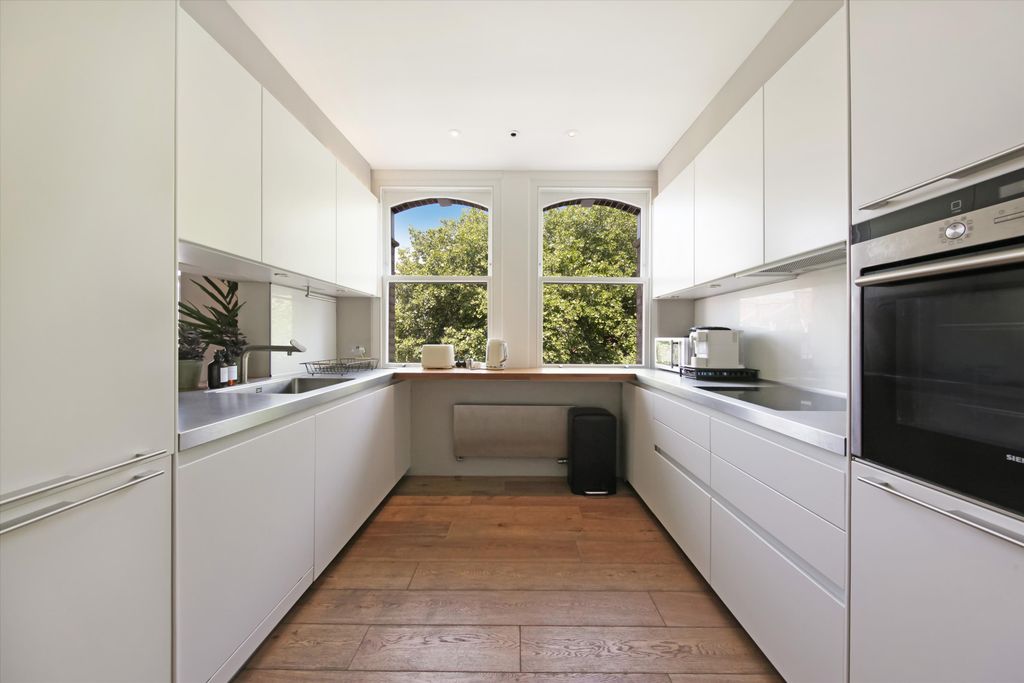 Property photo 3 of 15 Image