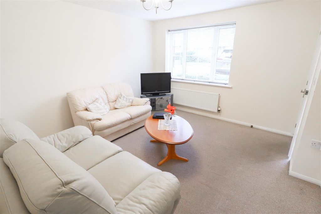 Property photo 3 of 16 24 Rodyard Way-6.Jpg