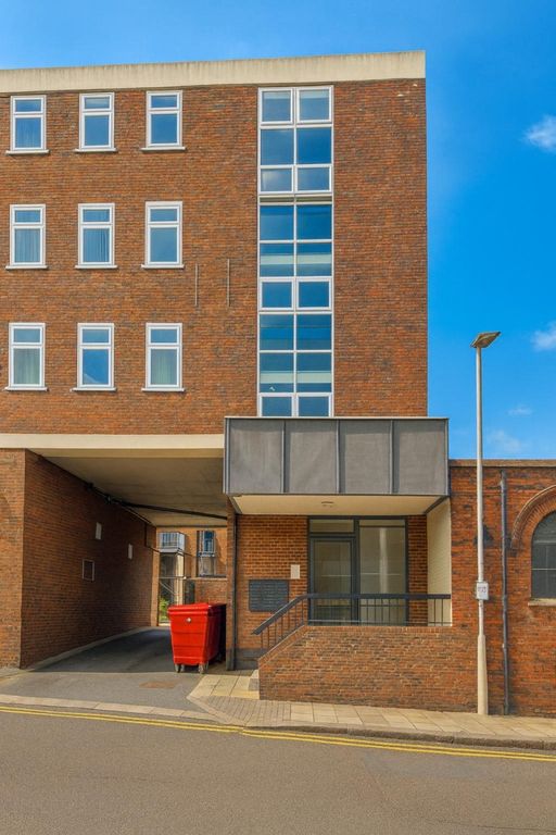 Property photo 1 of 8