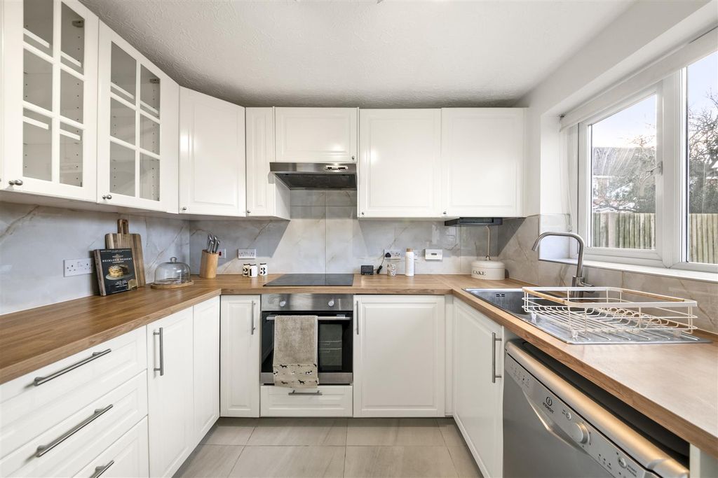 Property photo 2 of 25