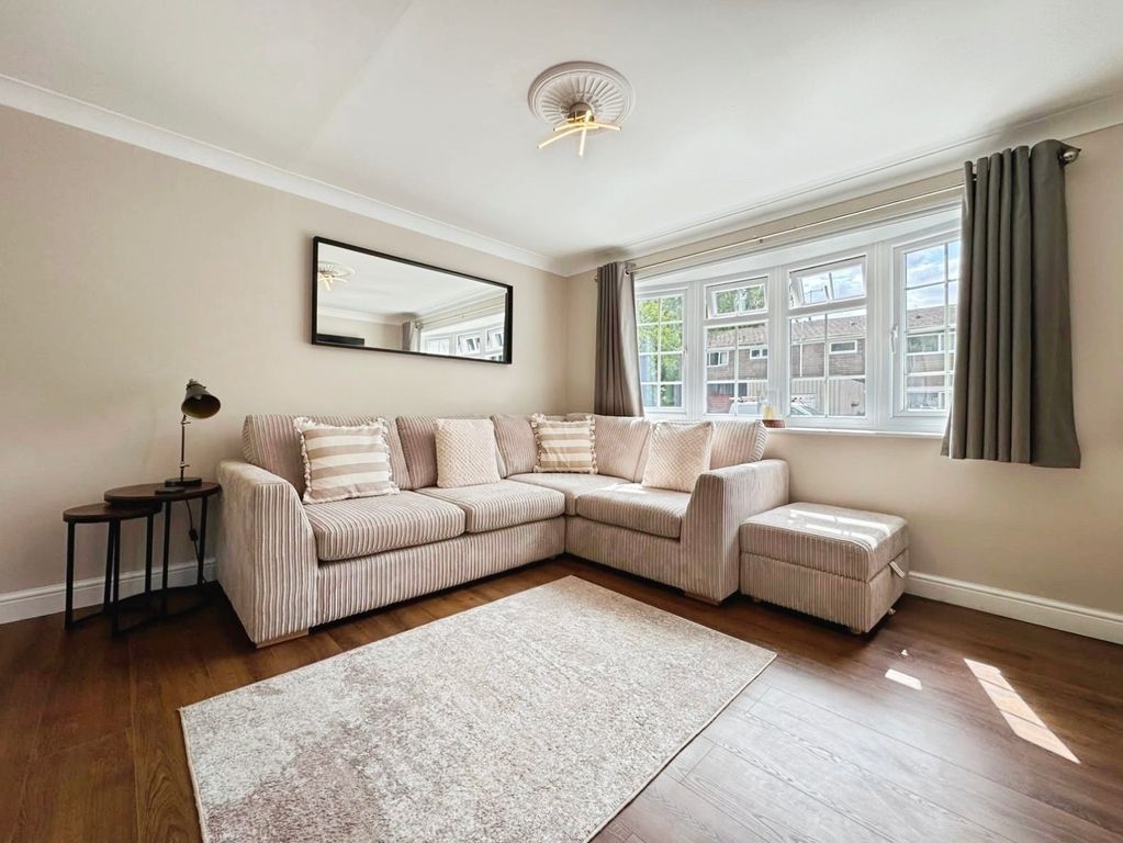Property photo 2 of 19 Pbox-Img.Jpg