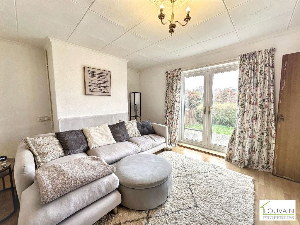 Property photo 2 of 20