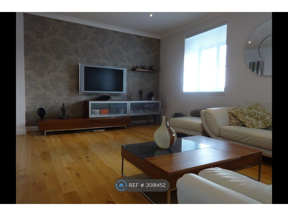 Property photo 1 of 9 Living Room 1