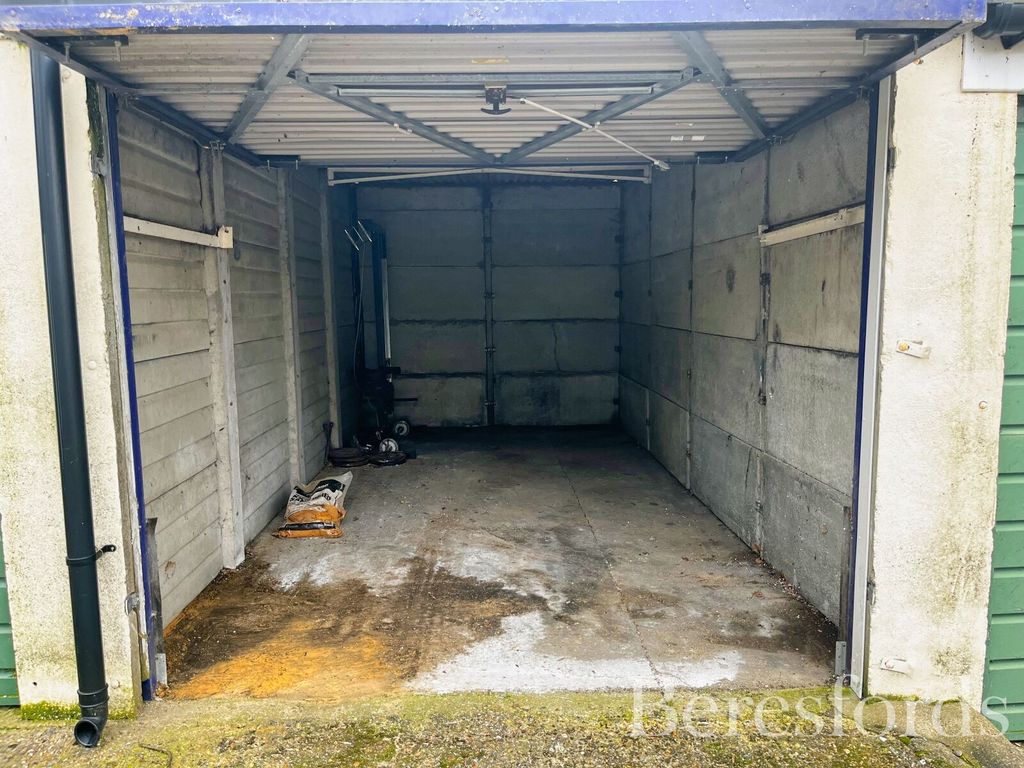 Property photo 3 of 6 Picture No. 06