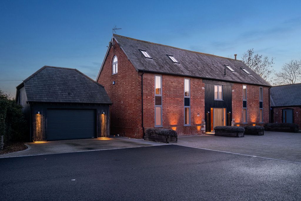 Property photo 1 of 26