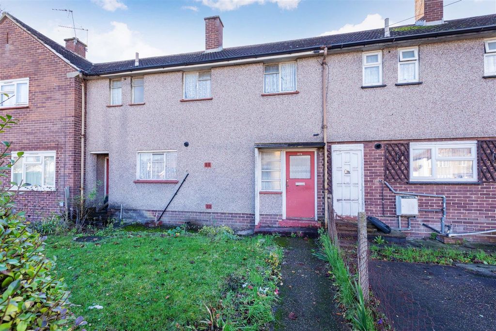 Property photo 1 of 15 376 Cippenham Lane-5.Jpg