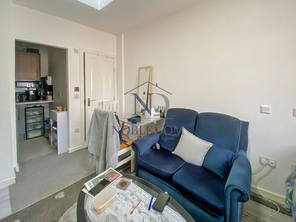 Property photo 3 of 6 Gallery