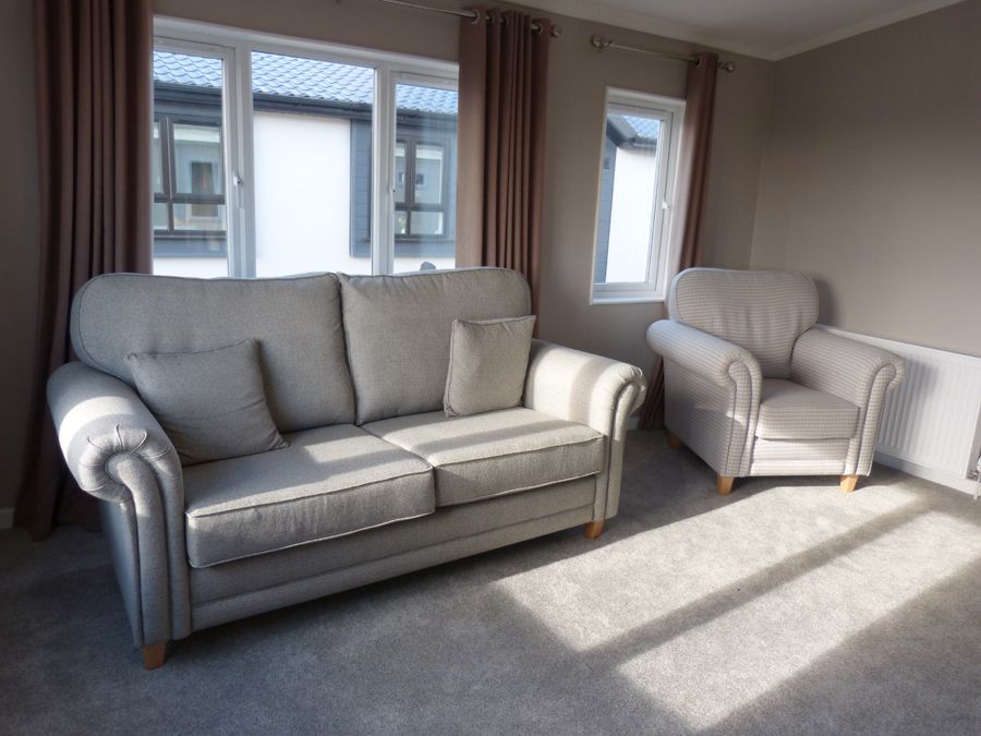 Property photo 2 of 21 Lounge
