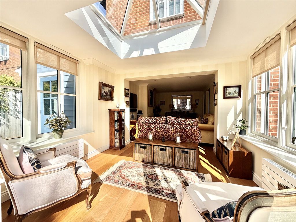 Property photo 3 of 18 Sitting Room