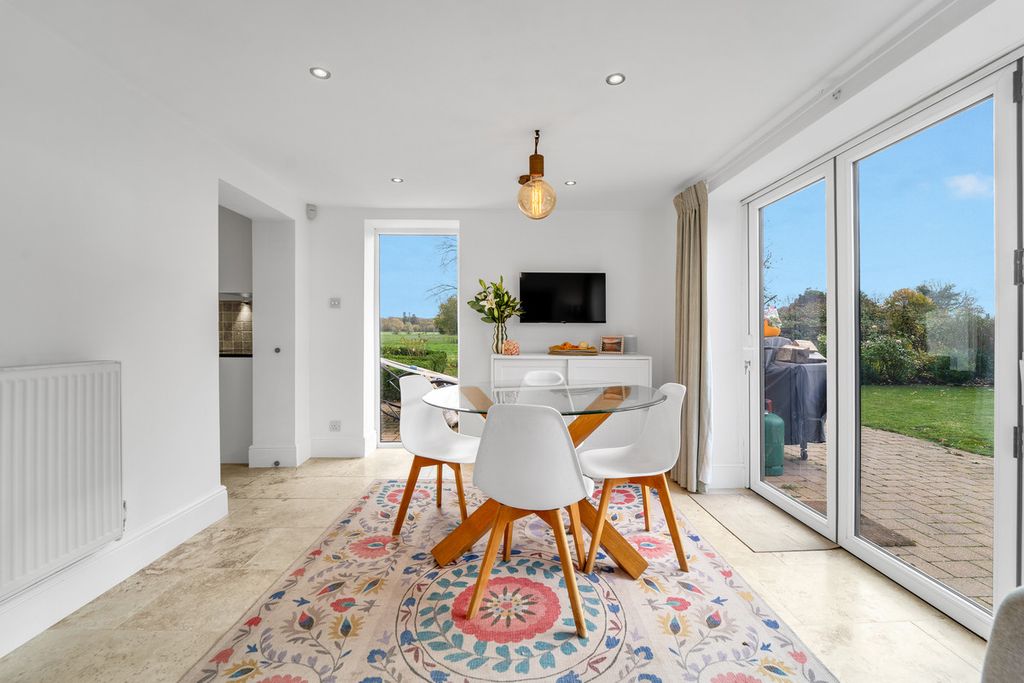 Property photo 3 of 26