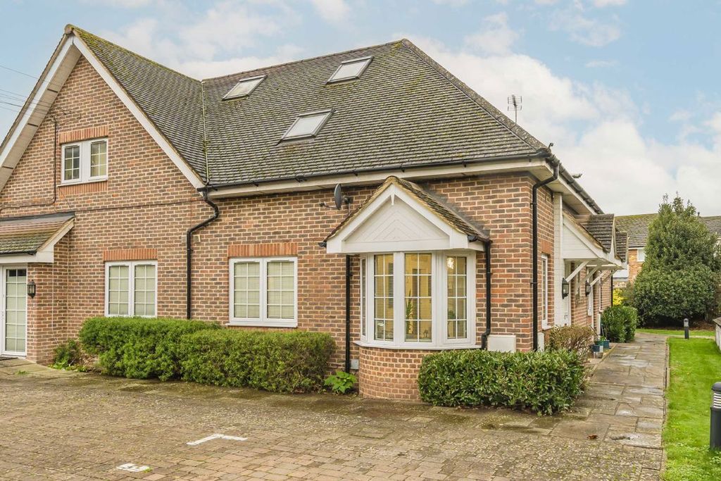 Property photo 1 of 5