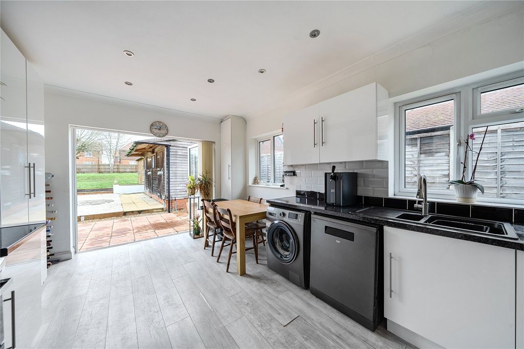 Property photo 2 of 19 Picture No. 08